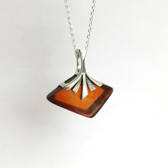 Sterling silver amber ginkgo leaf design pendant necklace 🆕 - Picture 2 of 8